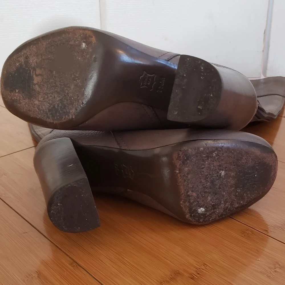 TORY BURCH JENNA BOOTS TUMBLE LEATHER EUC